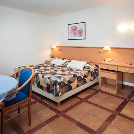 Hotell Fontana 2*