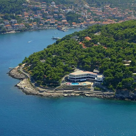 Fontana ホテル 2*